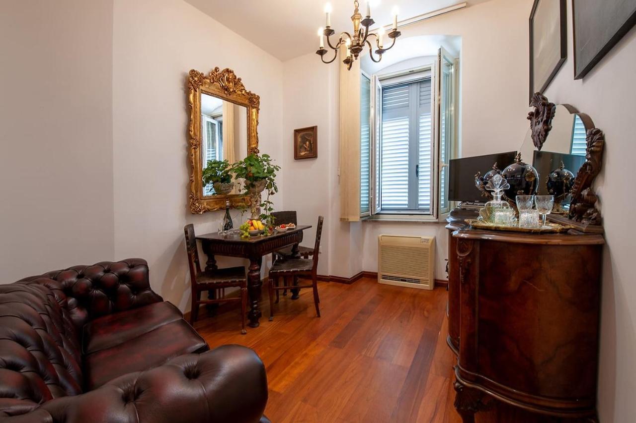 Royal Heritage Apartment In Split Center Bagian luar foto