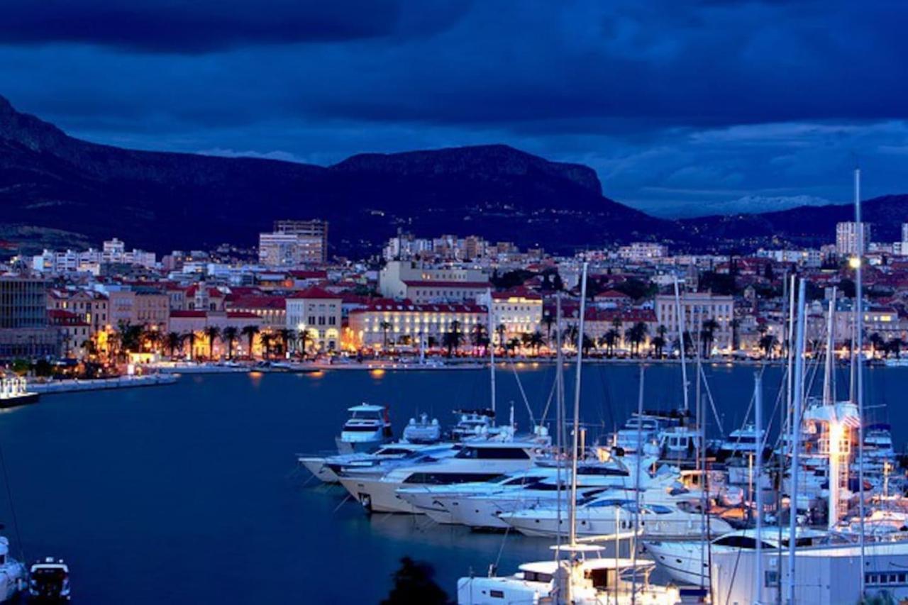 Royal Heritage Apartment In Split Center Bagian luar foto